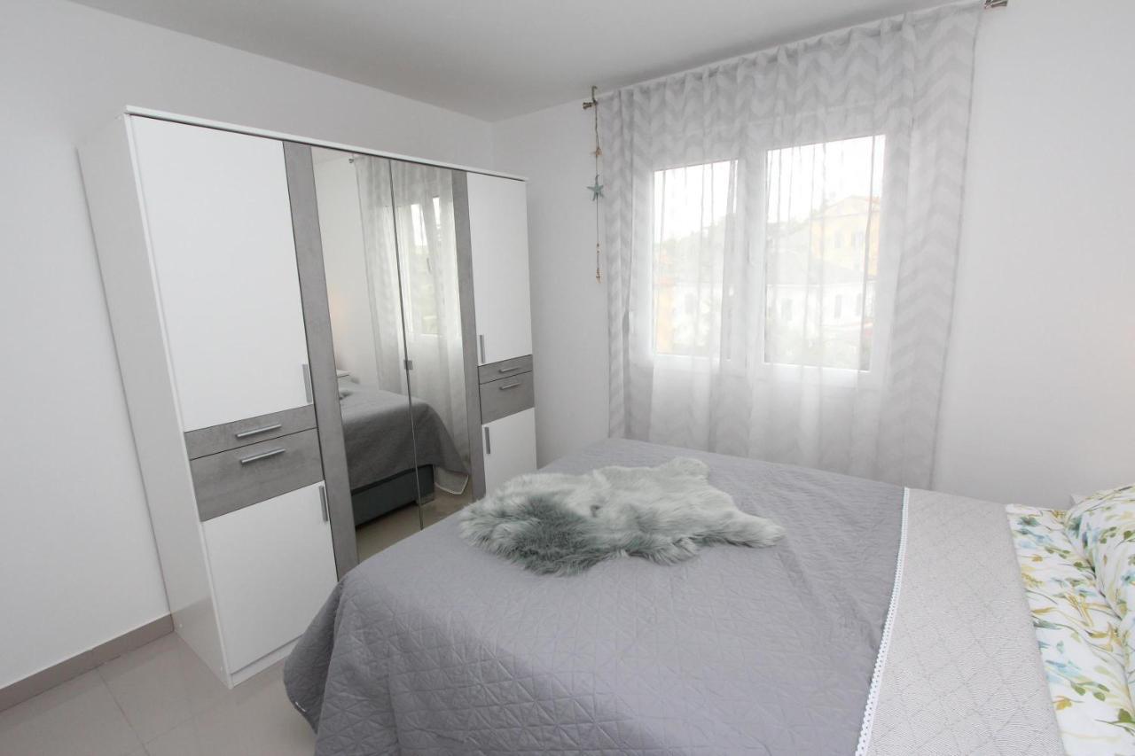 Apartment Sorriso 2 Ровинь Экстерьер фото
